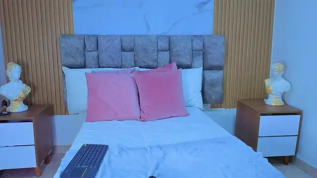 Khalifa fletcher online show from 11-10-25, 08:41