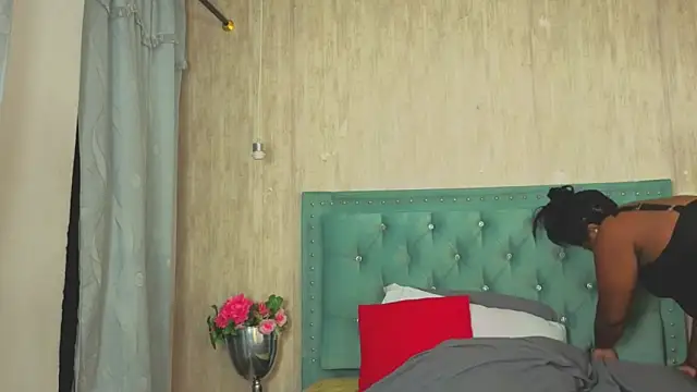 Alexa roussee online show from 10-15-25, 01:00