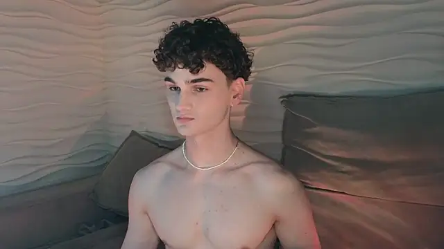 Snapshot of adam_21cm__ chatting on 12-15-24, 04:15 adam 21cm online show from 12-15-24, 04:15