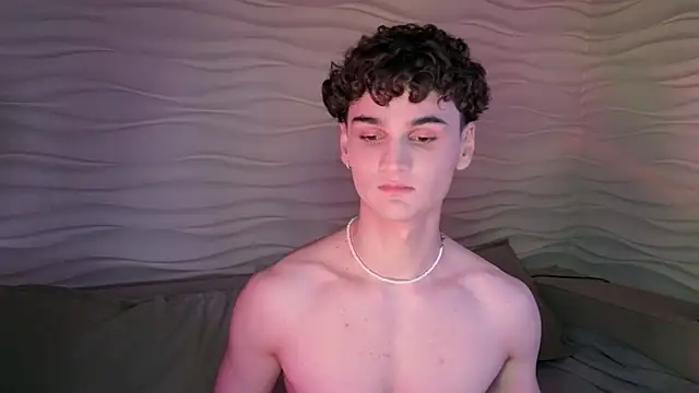 Snapshot of adam_21cm__ chatting on 02-02-25, 04:54 adam 21cm online show from 02-02-25, 04:54