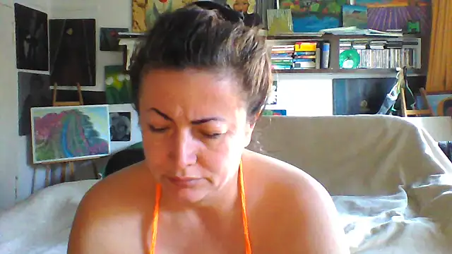 MariaAnaSunshine online show from 10-18-25, 02:07