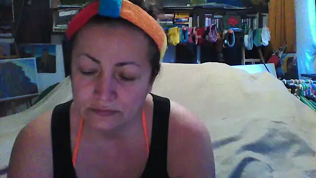 Snapshot of MariaAnaSunshine chatting on 11-26-25, 06:58 MariaAnaSunshine online show from 11-26-25, 06:58