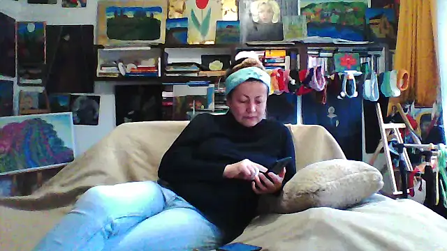 Snapshot of MariaAnaSunshine chatting on 12-04-25, 07:39 MariaAnaSunshine online show from 12-04-25, 07:39