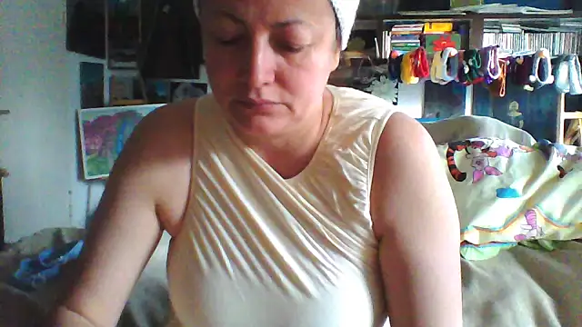 Snapshot of MariaAnaSunshine chatting on 12-20-25, 08:43 MariaAnaSunshine online show from 12-20-25, 08:43