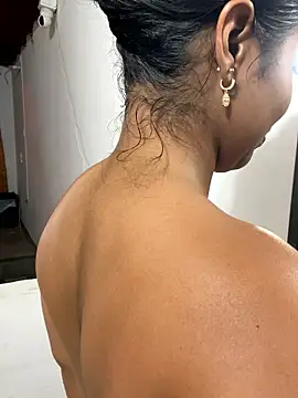 zoe roux21 online show from 11-01-25, 02:57