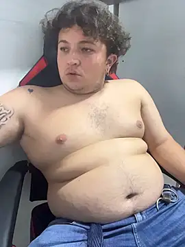 Snapshot of AndresChuboi chatting on 11-12-25, 01:17 AndresChuboi online show from 11-12-25, 01:17