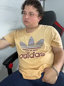 AndresChuboi online show from 12-05-25, 05:53