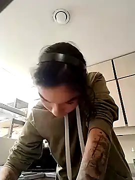 scarlet castro online show from 11-04-25, 03:55