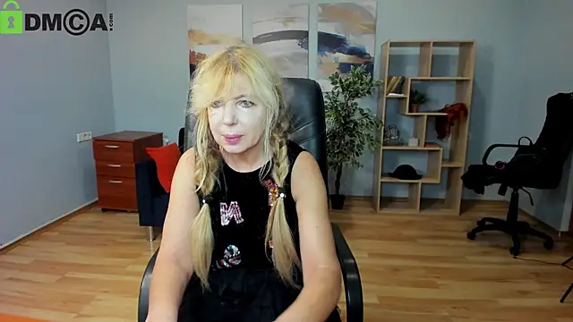 Snapshot of Anna_Diax chatting on 11-11-25, 03:01 Anna Diax online show from 11-11-25, 03:01