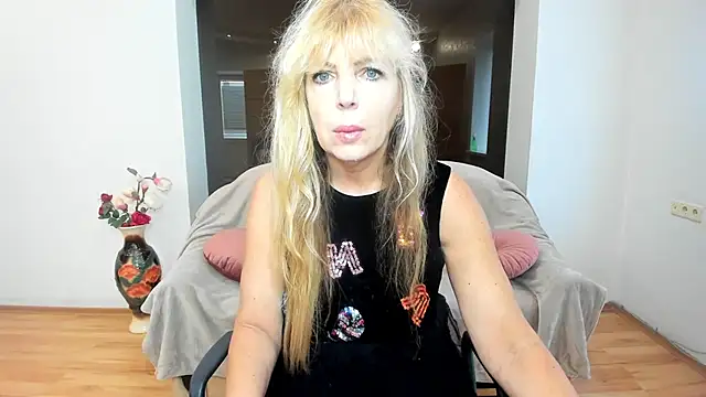 Snapshot of Anna_Diax chatting on 11-27-25, 12:29 Anna Diax online show from 11-27-25, 12:29