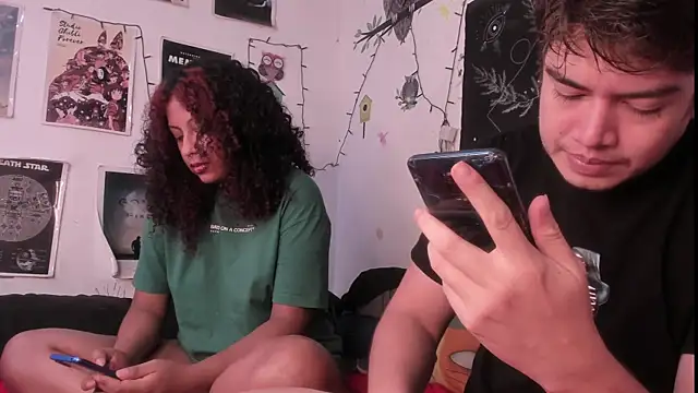 Snapshot of hothoneychile chatting on 11-04-25, 02:43 hothoneychile online show from 11-04-25, 02:43