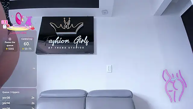 RoxyRoss  online show from 03-06-25, 05:11