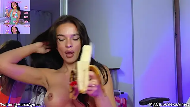 AlexaAimee online show from 12-19-24, 05:40