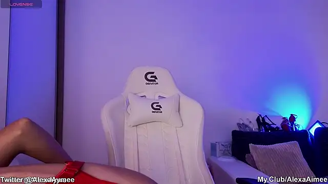 Snapshot of AlexaAimee chatting on 10-30-25, 09:37 AlexaAimee online show from 10-30-25, 09:37