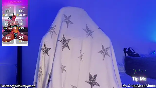 Snapshot of AlexaAimee chatting on 11-11-25, 12:21 AlexaAimee online show from 11-11-25, 12:21