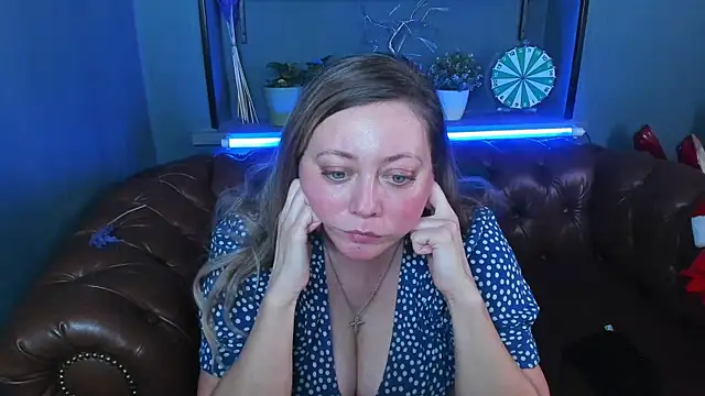 JesiaFoxi online show from 12-31-24, 06:02