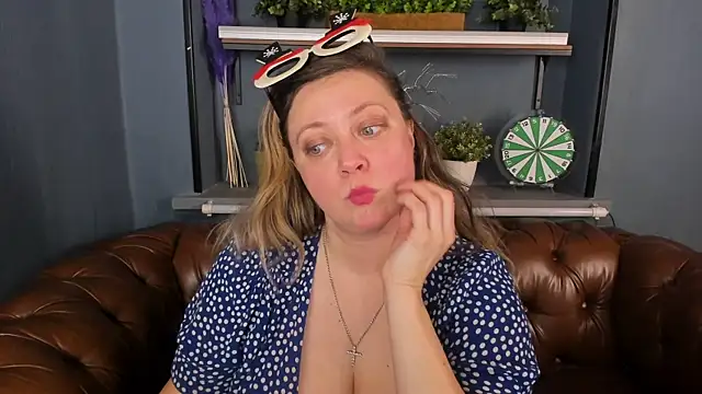 JesiaFoxi online show from 01-02-25, 04:02
