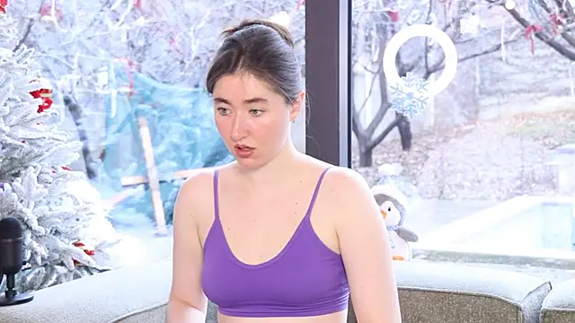 Snapshot of GentleSparkMay chatting on 12-28-24, 09:20 GentleSparkMay online show from 12-28-24, 09:20