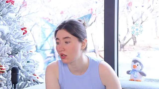 Snapshot of GentleSparkMay chatting on 12-29-24, 09:28 GentleSparkMay online show from 12-29-24, 09:28