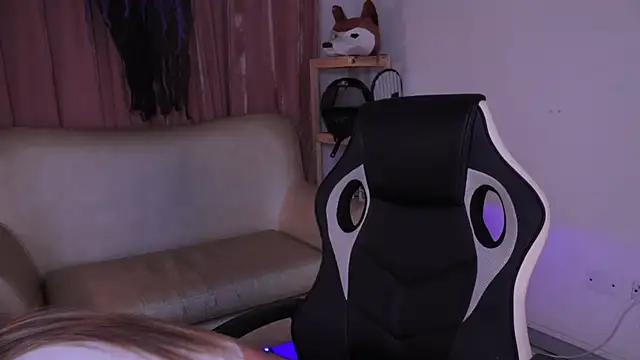 ashleyvalirya online show from 10-22-25, 04:02