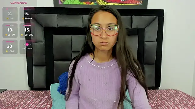 Snapshot of tatiana_valencia chatting on 01-04-25, 04:00 tatiana valencia online show from 01-04-25, 04:00