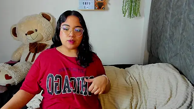 maddie-and-chelsea- online show from 01-12-26, 05:40