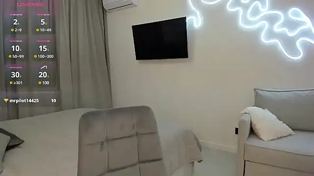 Snapshot of _cometoseeme_ chatting on 01-05-25, 05:20 cometoseeme online show from 01-05-25, 05:20