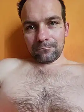 Snapshot of Tonojenej chatting on 02-04-25, 11:27 Tonojenej online show from 02-04-25, 11:27