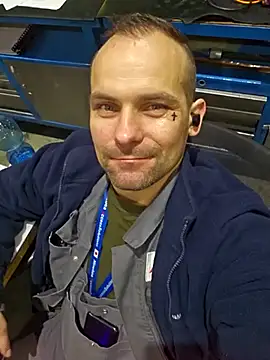 Snapshot of Tonojenej chatting on 02-15-25, 06:12 Tonojenej online show from 02-15-25, 06:12