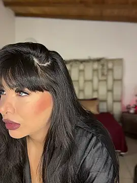 Alexa Miss online show from 11-12-25, 07:13