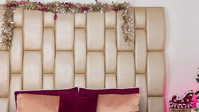 Alexa Miss online show from 12-20-25, 07:32