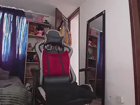 Danna Bella666 online show from 12-22-25, 07:55