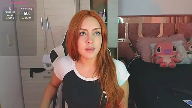 Snapshot of Angel_lusst chatting on 02-01-25, 08:39 Angel lusst online show from 02-01-25, 08:39