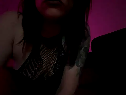 Snapshot of RavenRayyy chatting on 09-11-25, 10:37 RavenRayyy online show from 09-11-25, 10:37