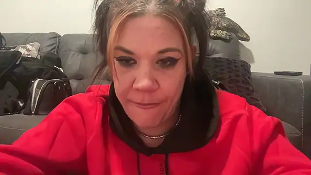 Snapshot of RavenRayyy chatting on 11-11-25, 06:46 RavenRayyy online show from 11-11-25, 06:46