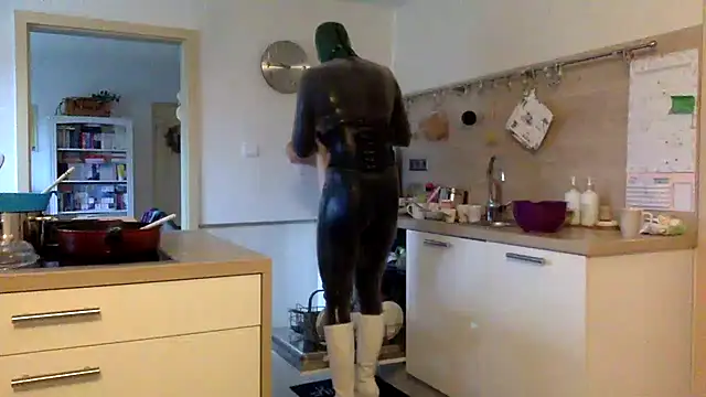 Snapshot of Latexlord34 chatting on 12-17-24, 08:45 Latexlord34 online show from 12-17-24, 08:45