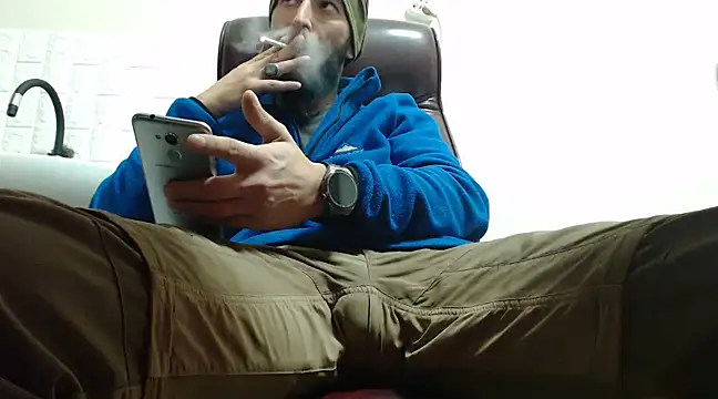 Snapshot of hardbigcock16 chatting on 12-06-24, 11:54 hardbigcock16 online show from 12-06-24, 11:54