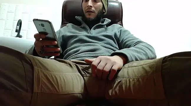 Snapshot of hardbigcock16 chatting on 12-25-24, 11:22 hardbigcock16 online show from 12-25-24, 11:22