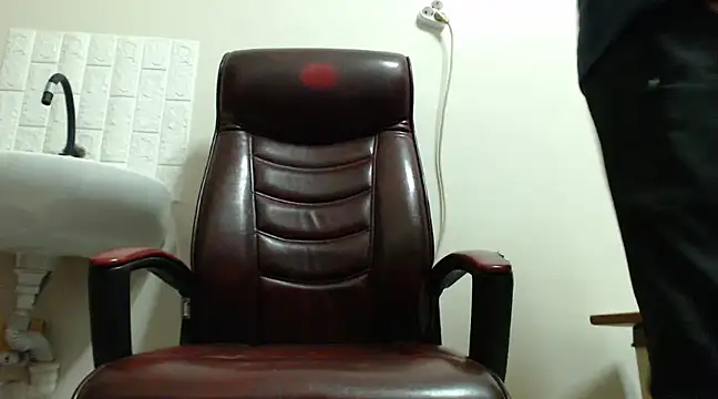 Snapshot of hardbigcock16 chatting on 12-28-24, 11:52 hardbigcock16 online show from 12-28-24, 11:52