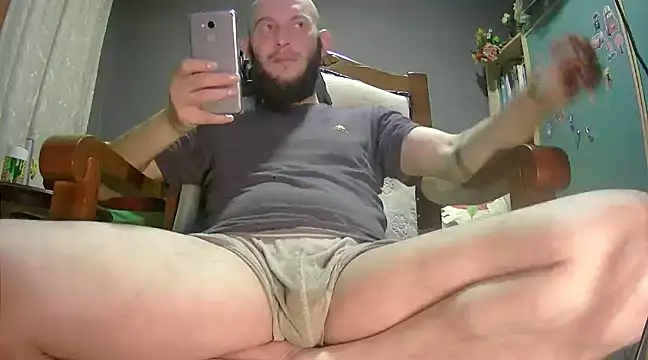 Snapshot of hardbigcock16 chatting on 01-26-25, 06:16 hardbigcock16 online show from 01-26-25, 06:16