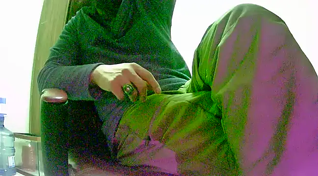 Snapshot of hardbigcock16 chatting on 02-05-25, 12:17 hardbigcock16 online show from 02-05-25, 12:17