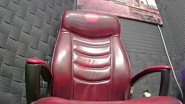 Snapshot of hardbigcock16 chatting on 11-19-25, 07:30 hardbigcock16 online show from 11-19-25, 07:30