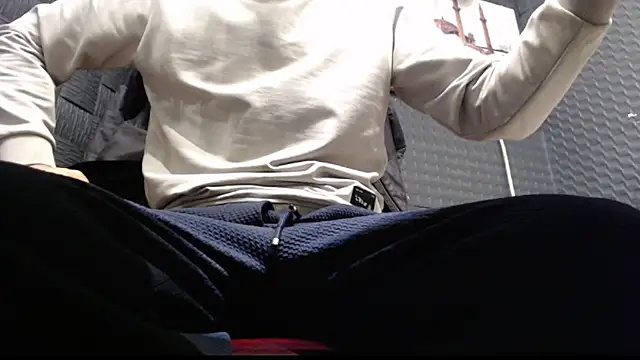 Snapshot of hardbigcock16 chatting on 11-29-25, 07:22 hardbigcock16 online show from 11-29-25, 07:22