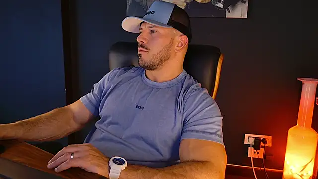 Snapshot of AngeloEric chatting on 10-29-25, 02:19 AngeloEric online show from 10-29-25, 02:19