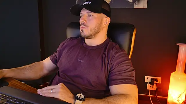 Snapshot of AngeloEric chatting on 12-15-25, 11:47 AngeloEric online show from 12-15-25, 11:47