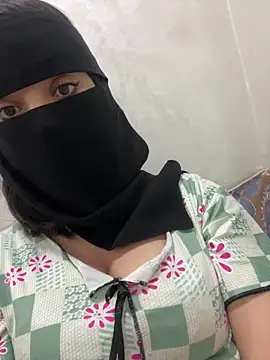 Snapshot of jijijoudia chatting on 10-15-25, 11:38 jijijoudia online show from 10-15-25, 11:38