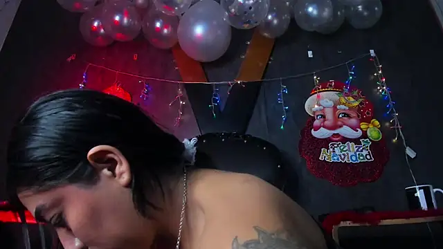 Carolina Arias online show from 12-19-24, 08:44