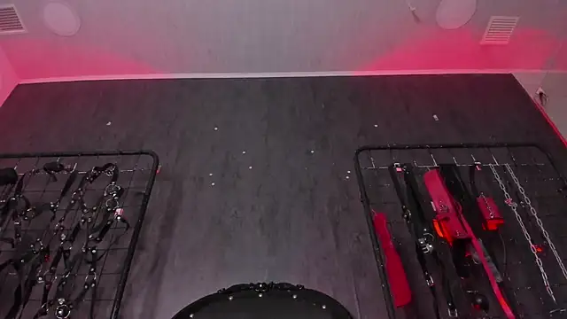 Carolina Arias online show from 10-15-25, 03:23