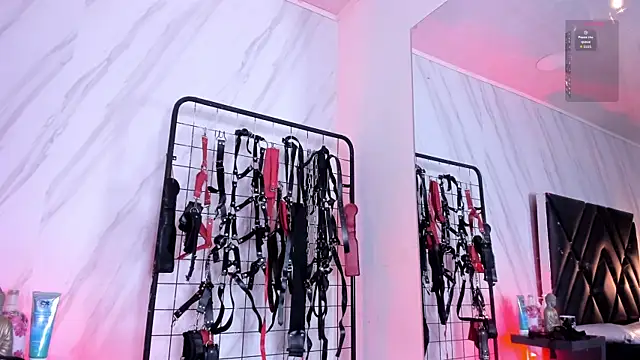 Carolina Arias online show from 02-26-26, 05:45