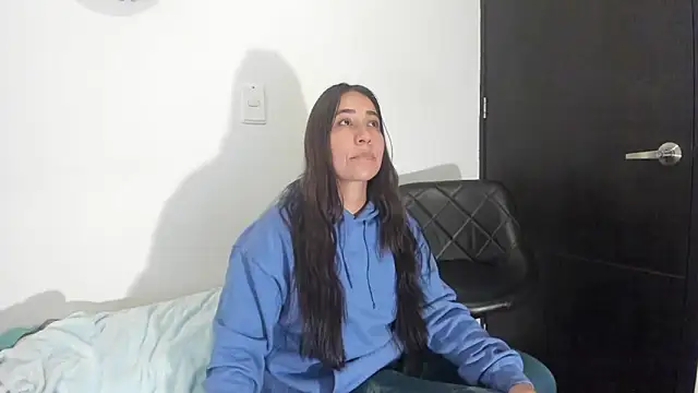 Snapshot of electra_hunt chatting on 12-21-24, 11:02 electra hunt online show from 12-21-24, 11:02